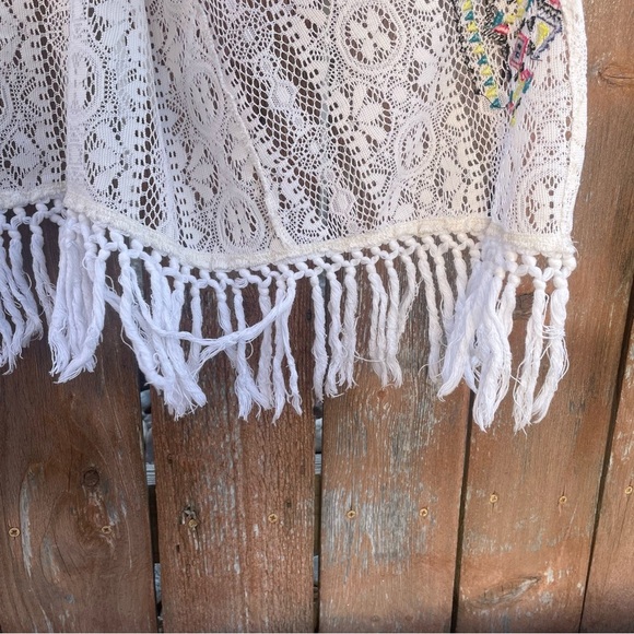 LOVE ON A HANGER Women’s White Colorful Knit Lacy Vest Fringe Western Size S/M - Picture 6 of 12